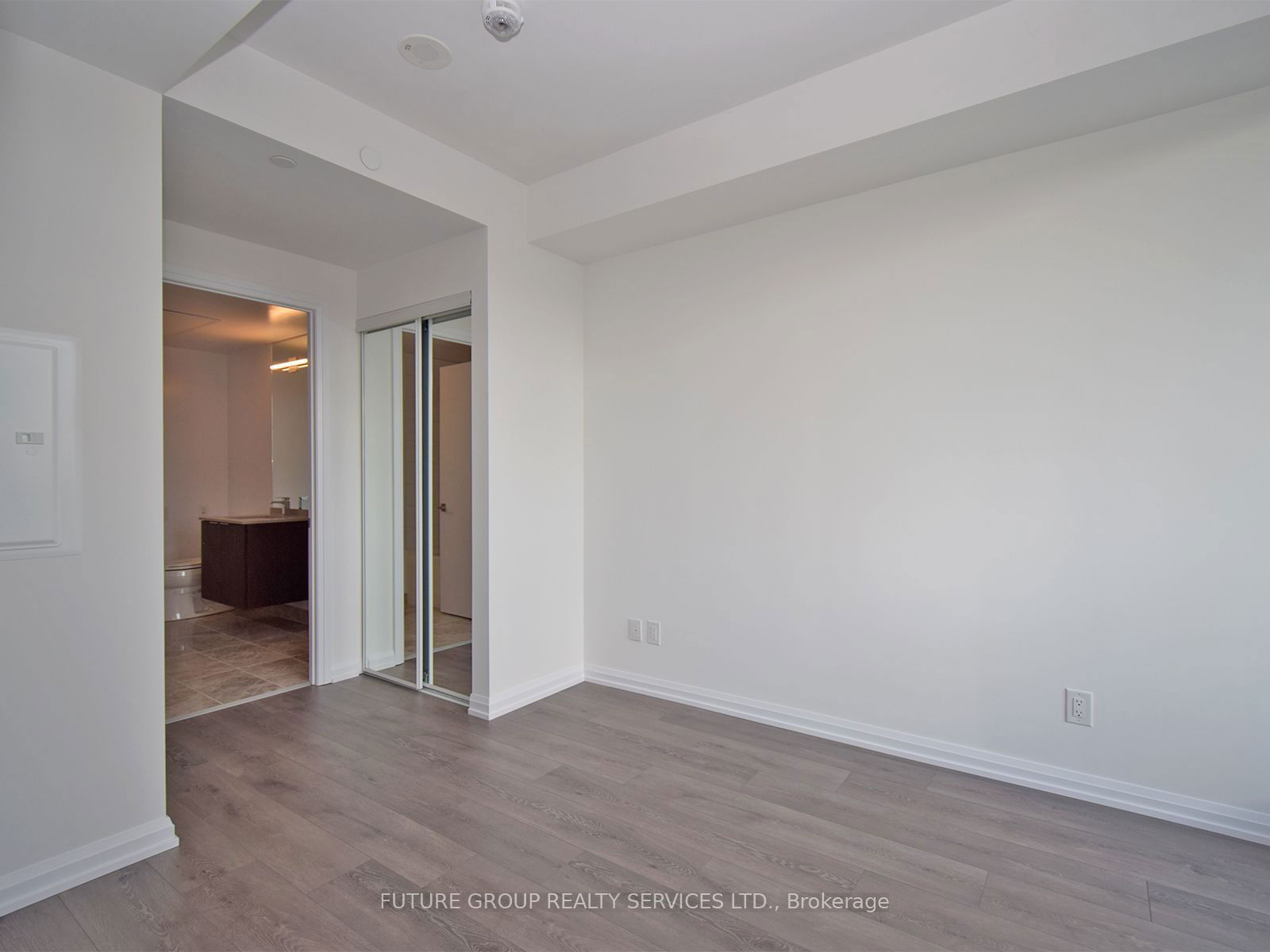 4208 Dundas St W, unit 316 for rent