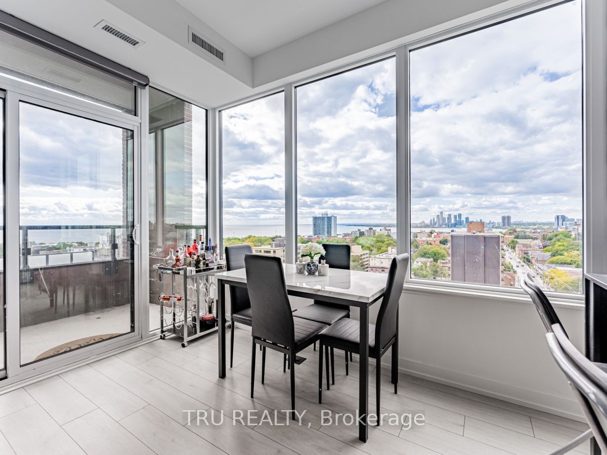 270 Dufferin St, unit LPH12 for sale