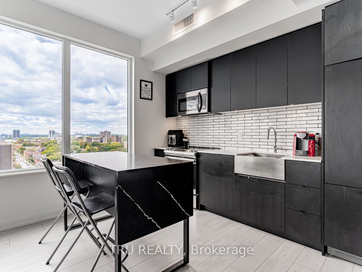 270 Dufferin St, unit LPH12 for sale