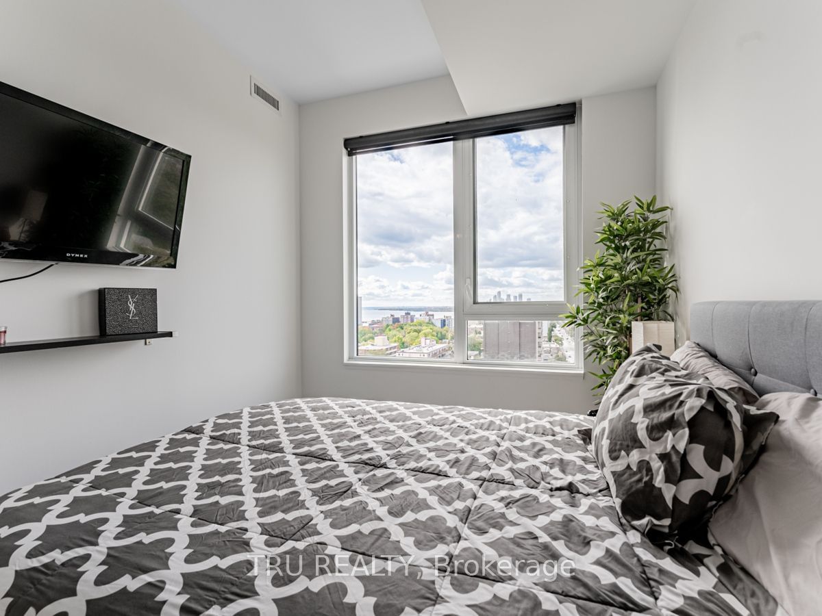 270 Dufferin St, unit LPH12 for sale