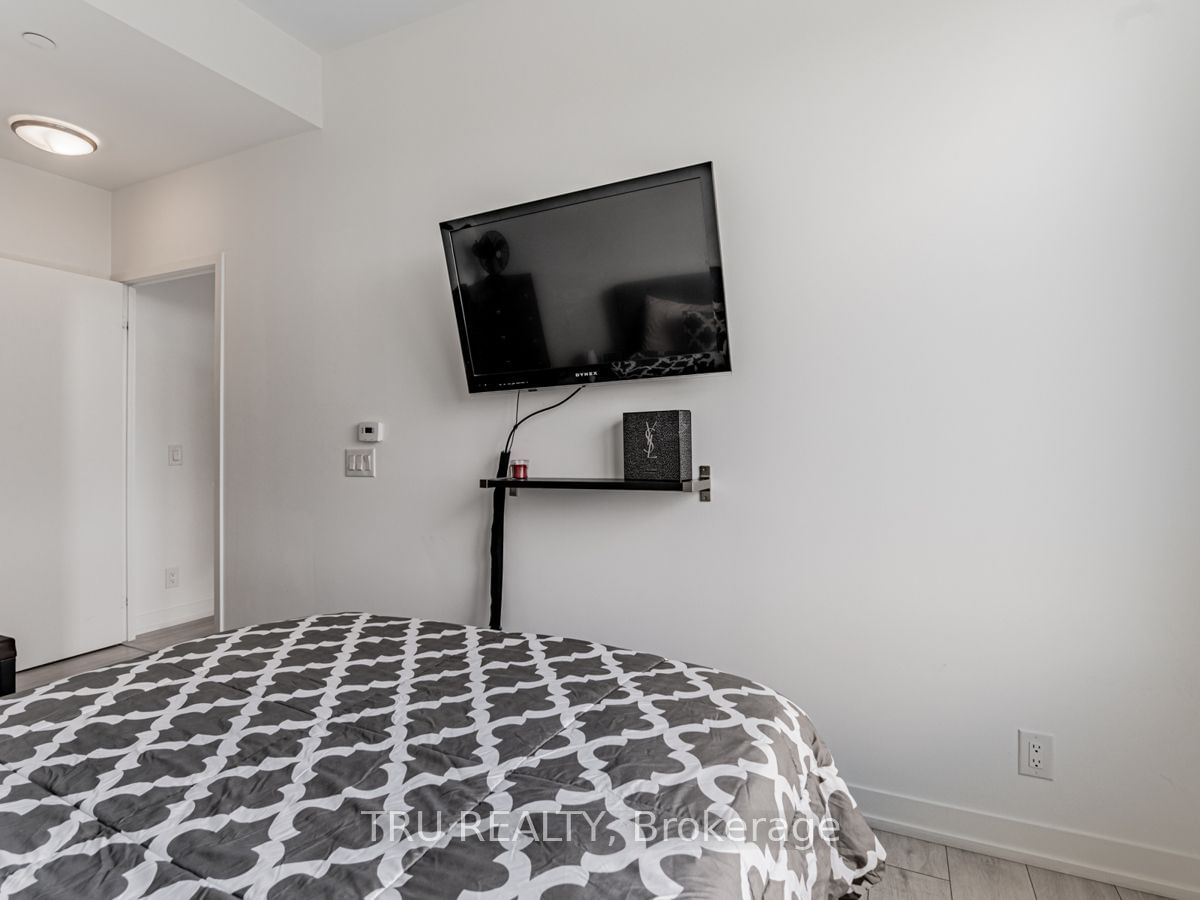 270 Dufferin St, unit LPH12 for sale