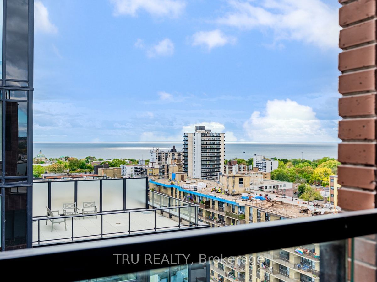 270 Dufferin St, unit LPH12 for sale