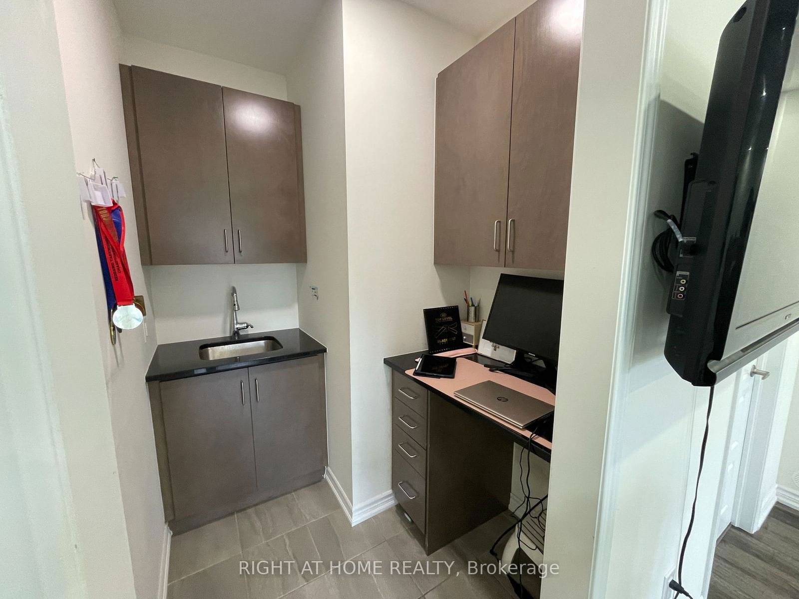 1222 Rose Way, unit 21 for rent