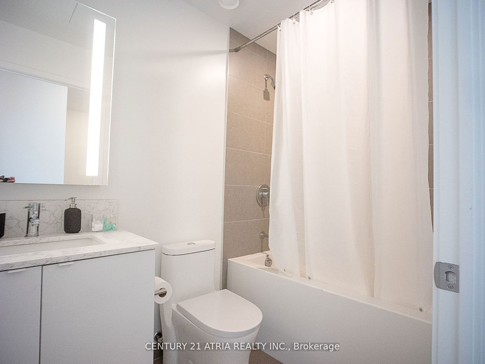 270 Dufferin St, unit 212 for rent