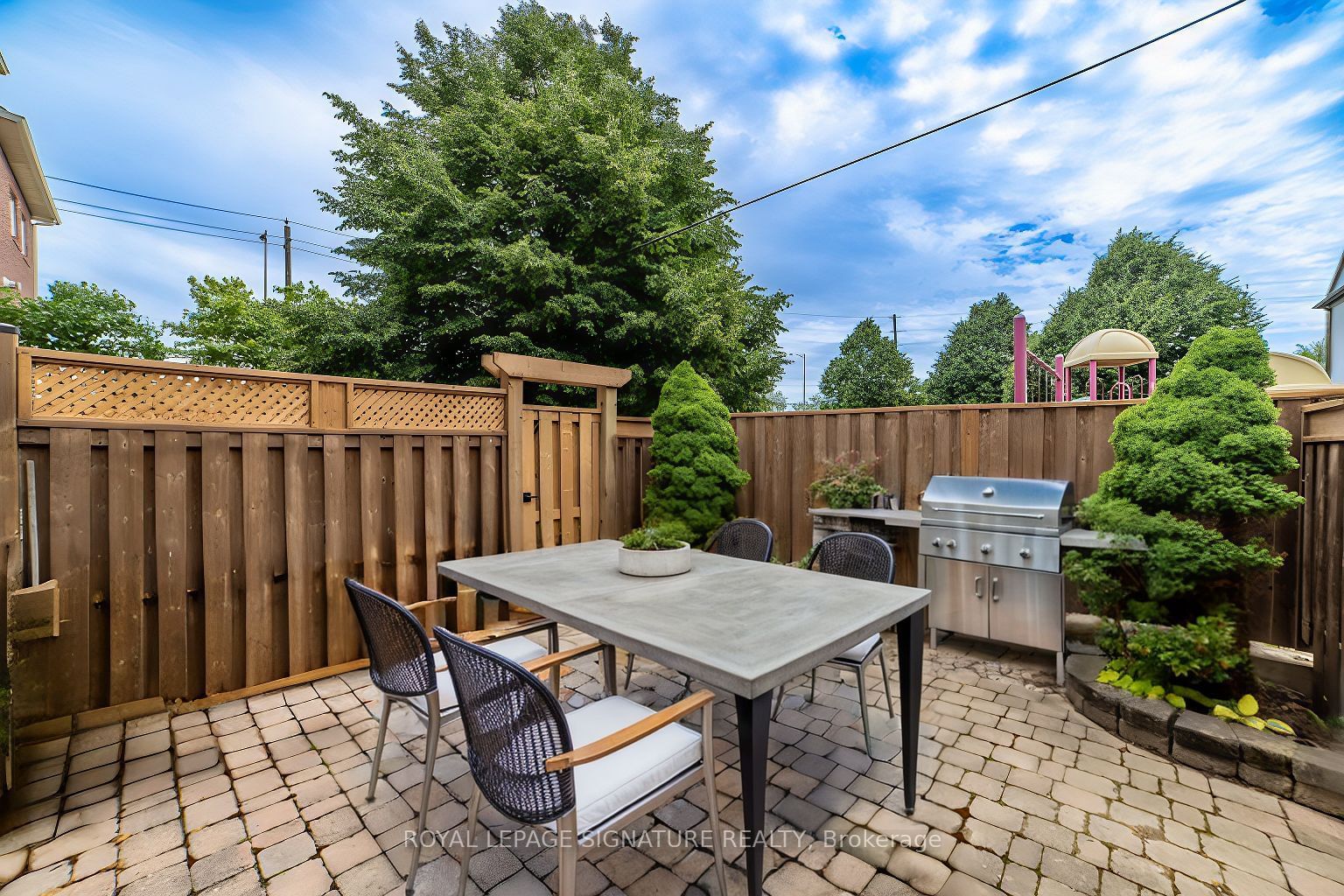 Oxford Court Townhouses, Etobicoke, Toronto