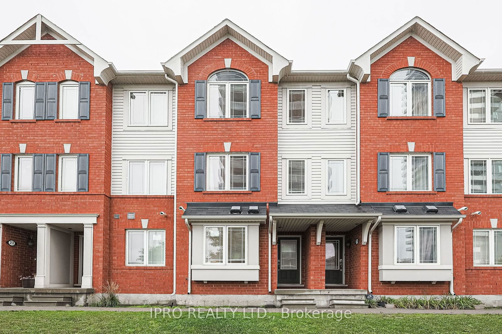 50 Hillcrest Ave Townhomes, Brampton, Toronto