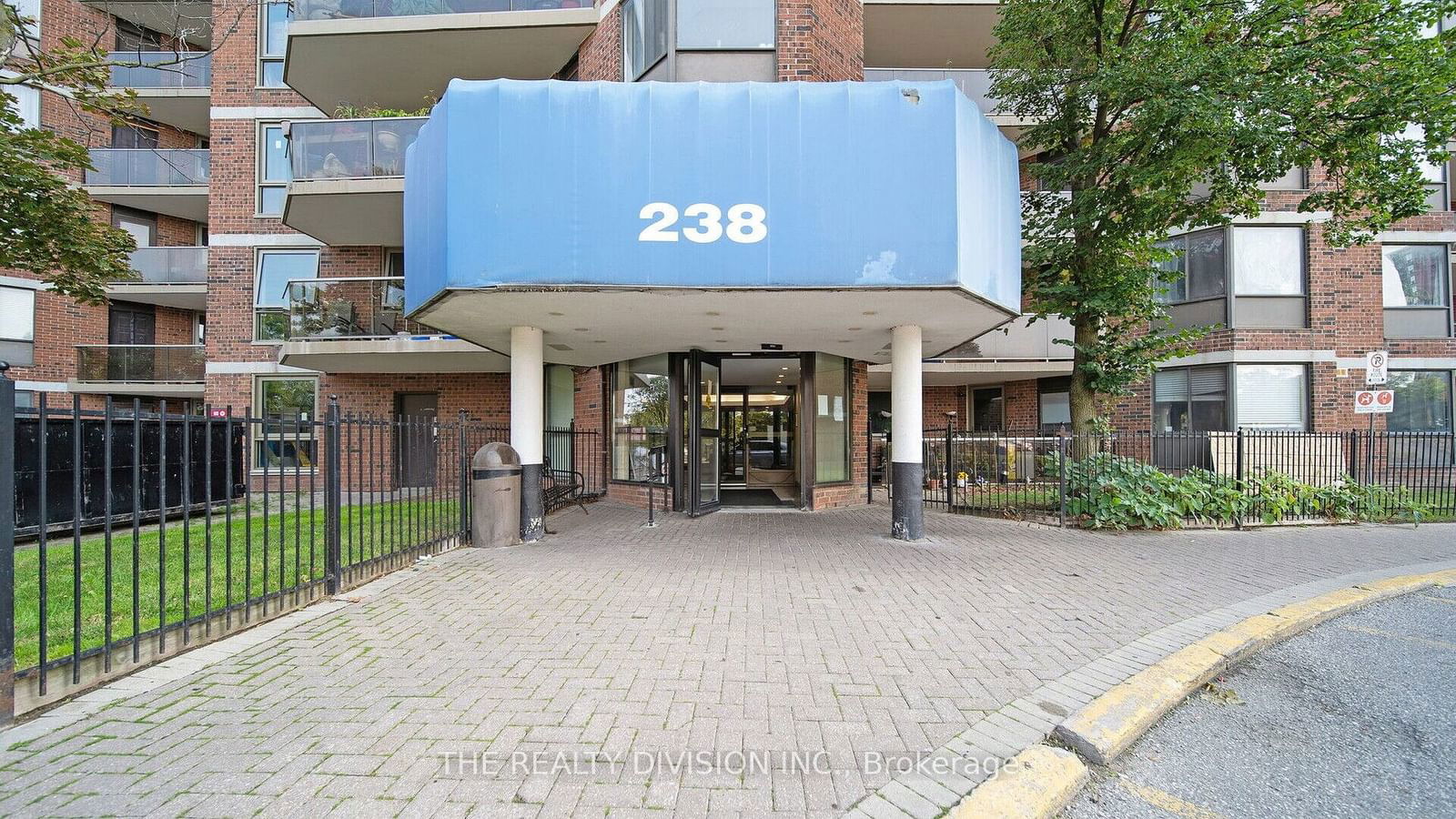 238 Albion Rd, unit 703 for sale