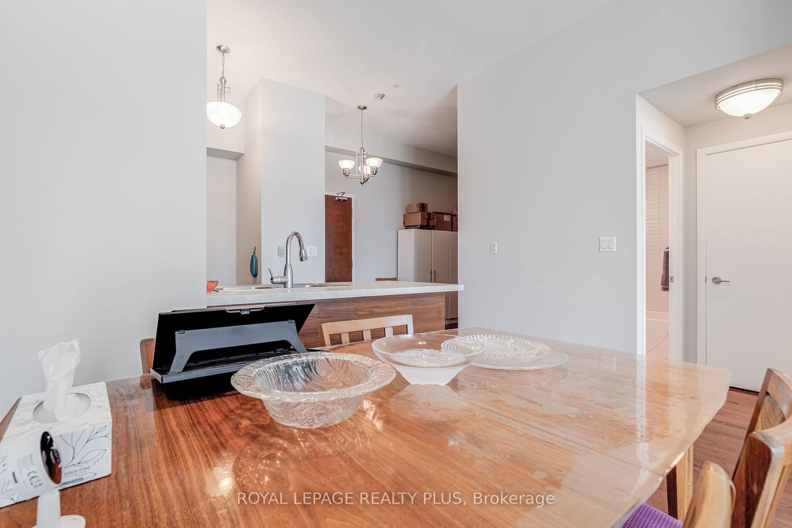 3391 Bloor St W, unit 702 for sale