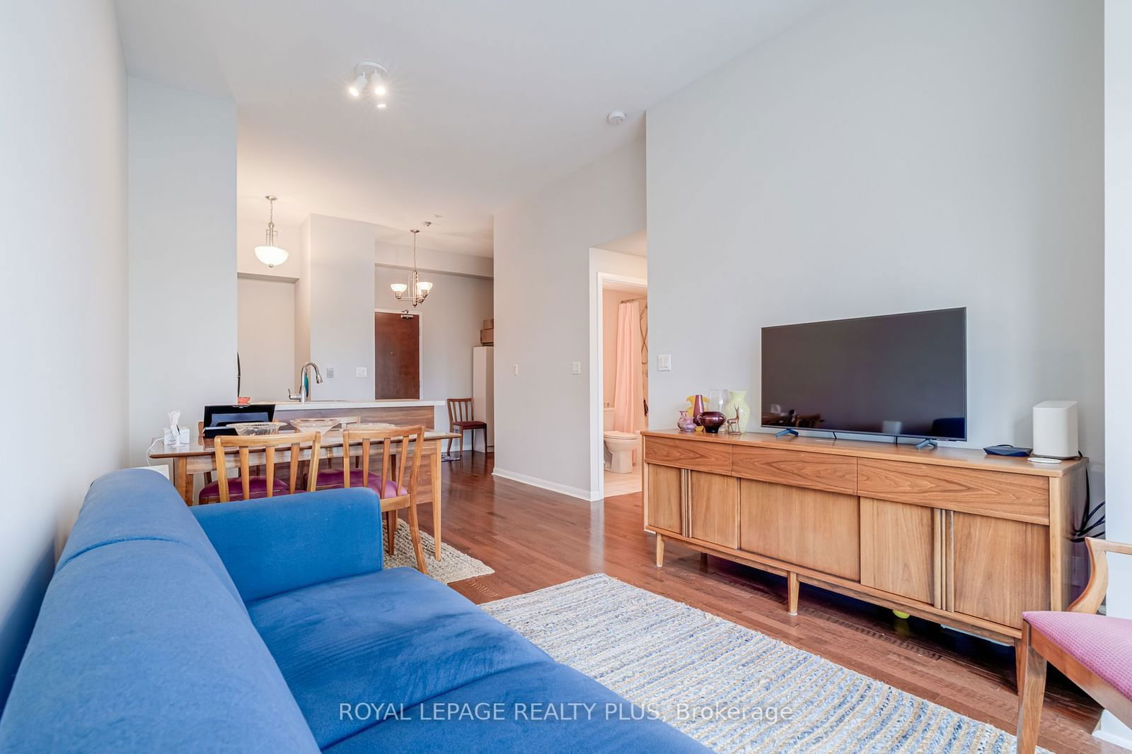 3391 Bloor St W, unit 702 for sale