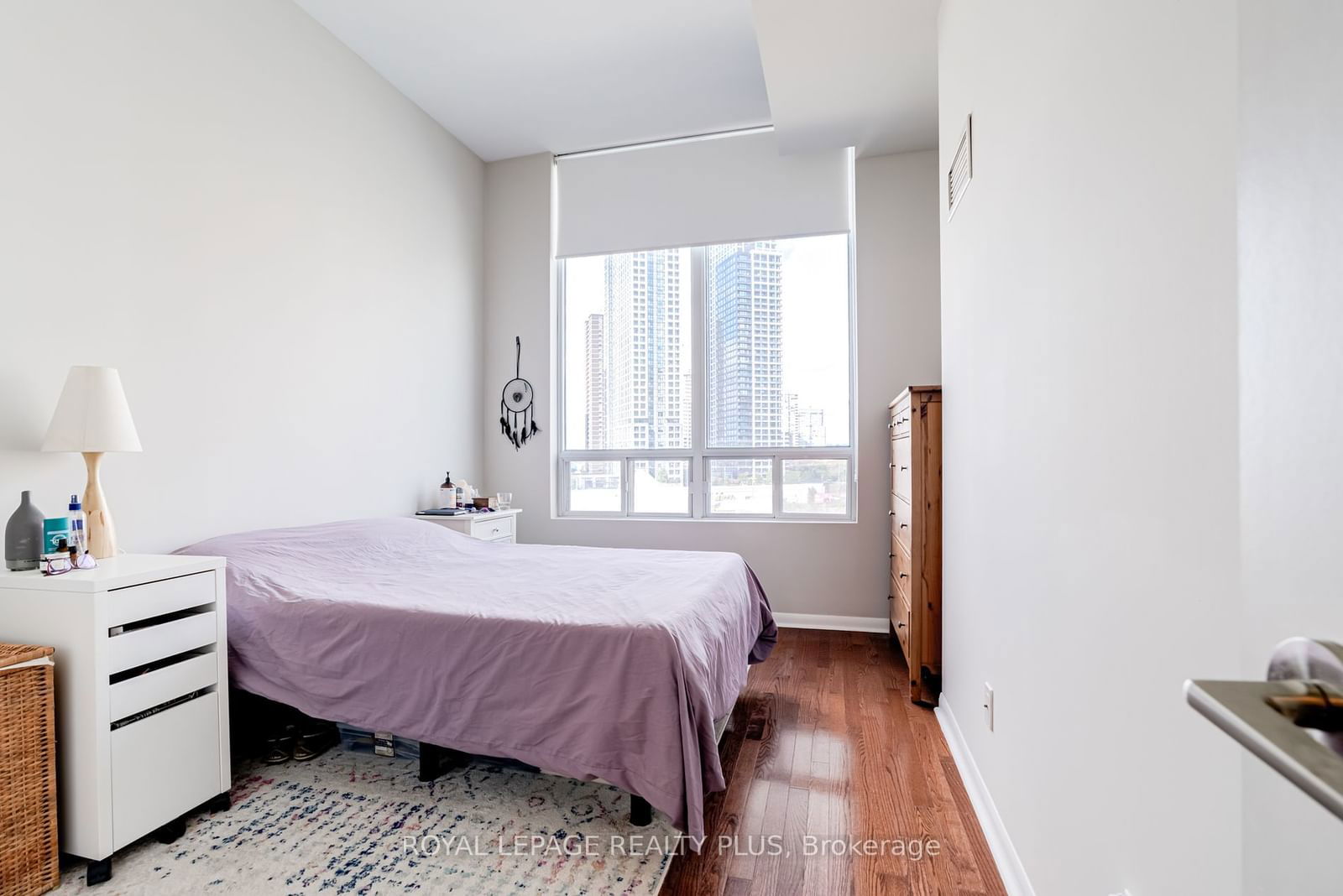 3391 Bloor St W, unit 702 for sale