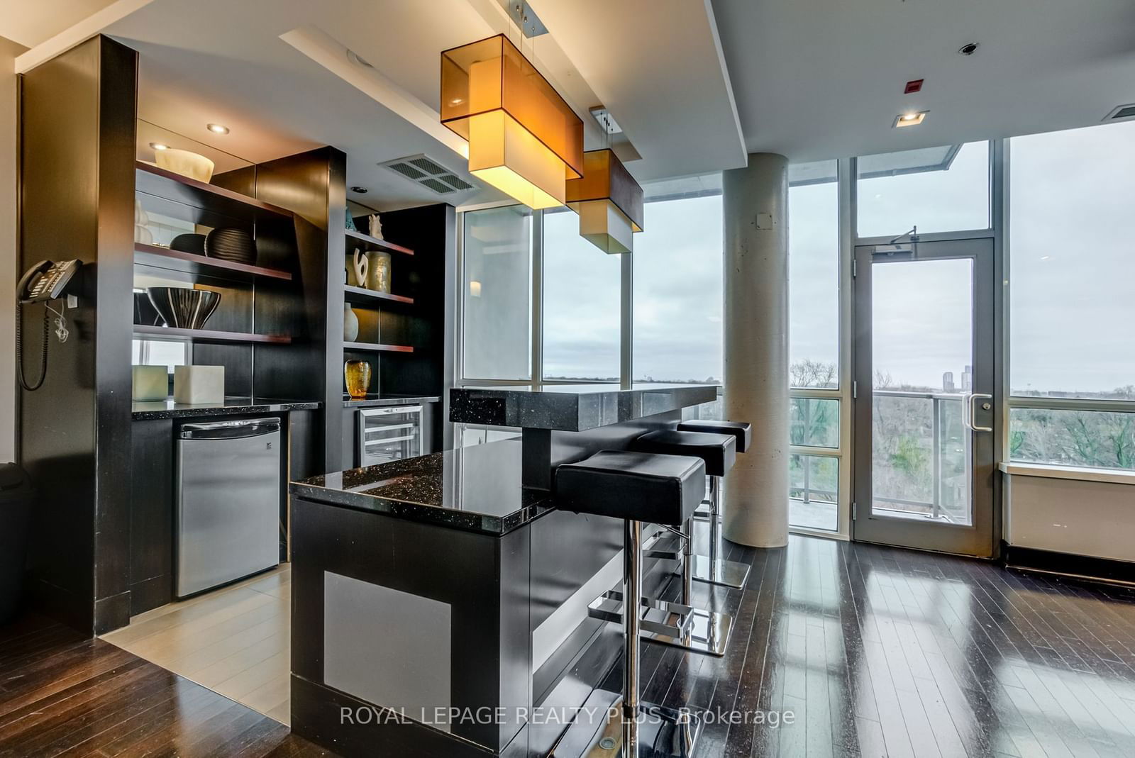 3391 Bloor St W, unit 702 for sale