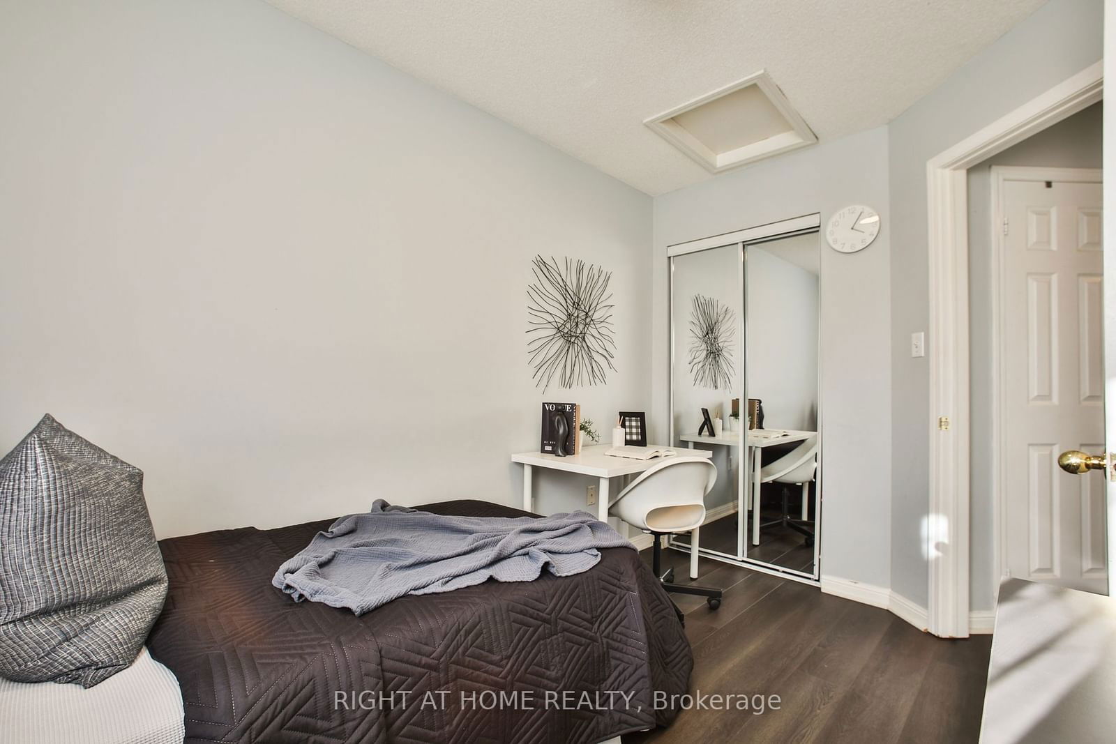 1525 South Parade Crt, unit 7 for sale