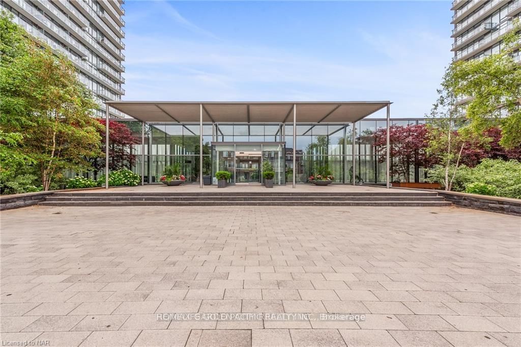 103 The Queensway Ave, unit 2116 for sale