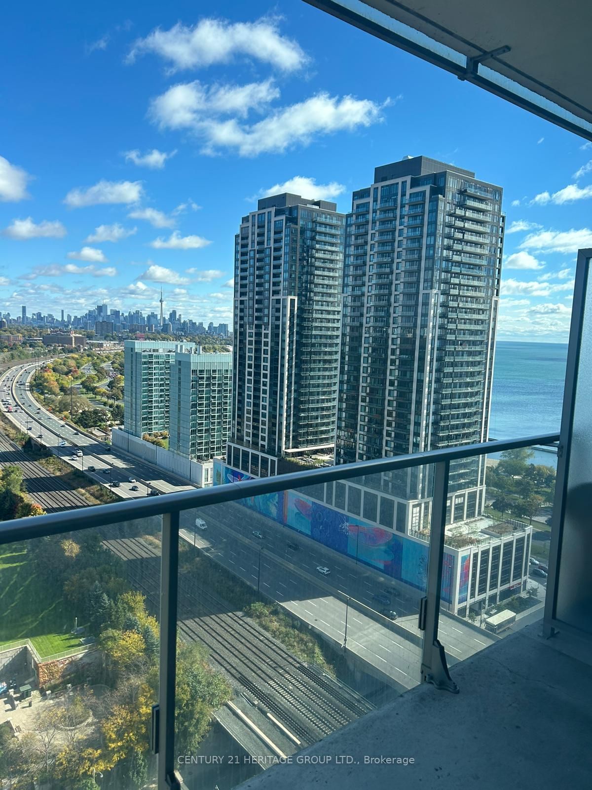 103 The queensway Ave, unit 2401 for rent