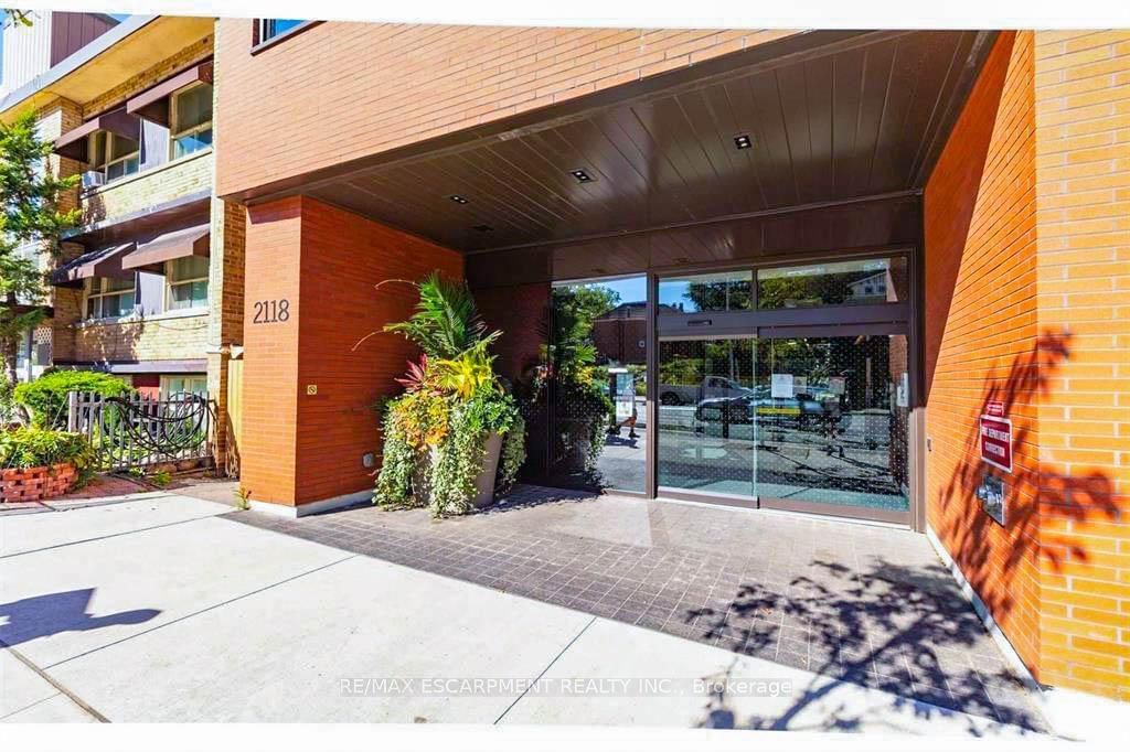 2118 Bloor St W, unit 408 for sale