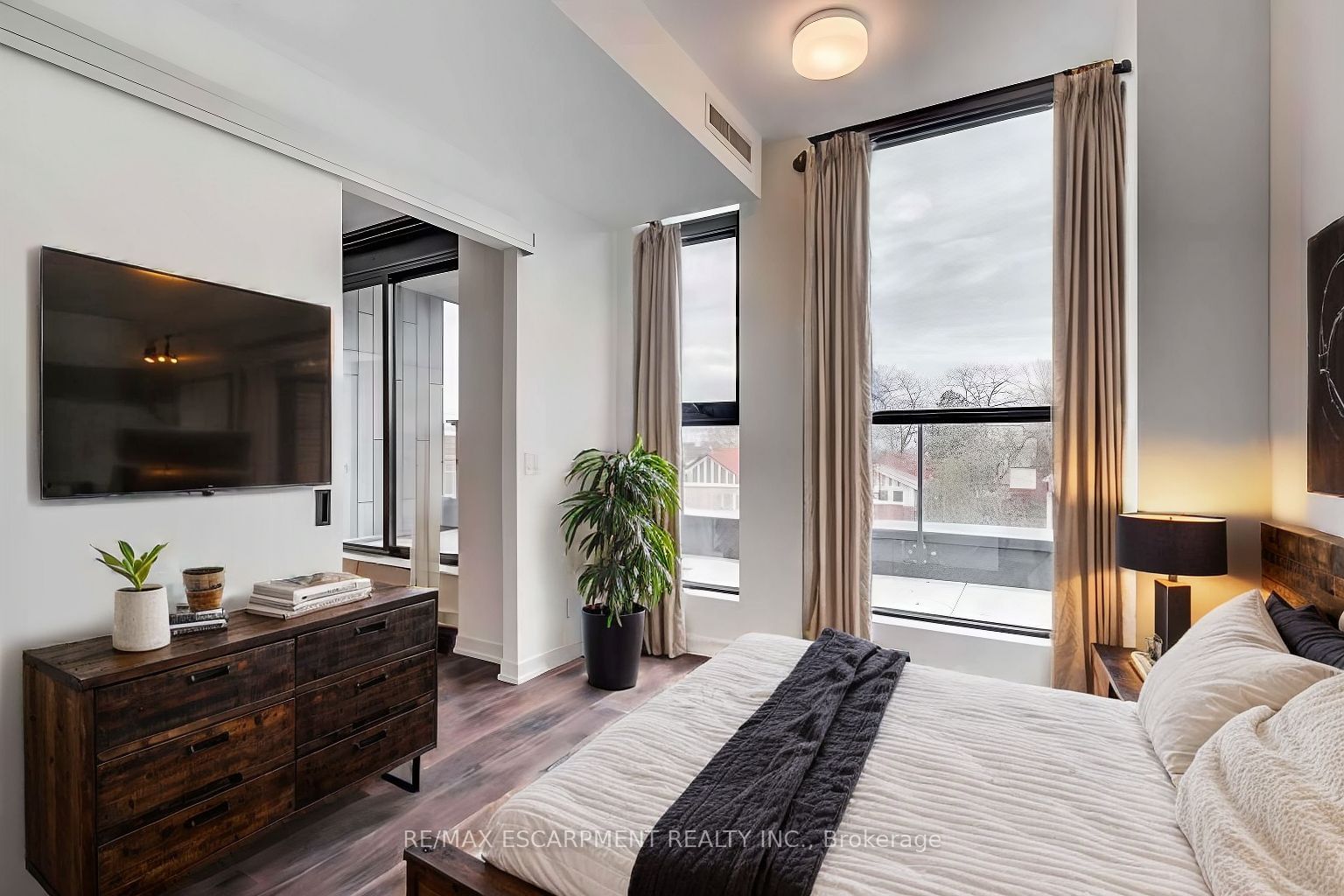 2118 Bloor St W, unit 408 for sale