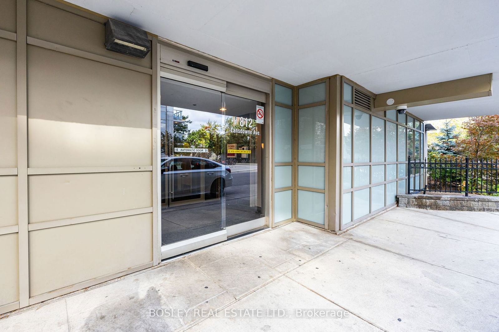 812 Lansdowne Ave, unit 119 for rent