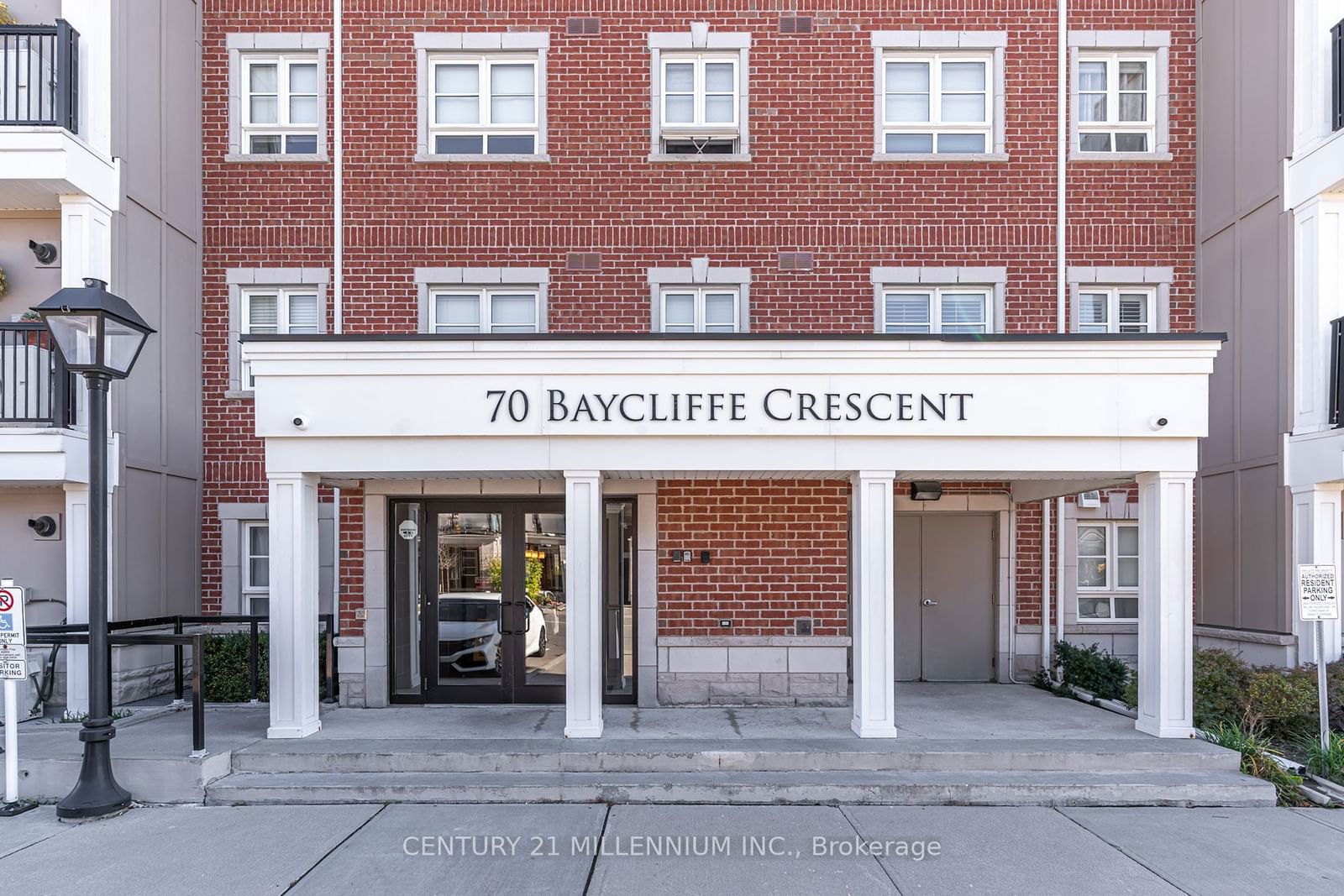 70 Baycliffe Cres, unit 401B for sale