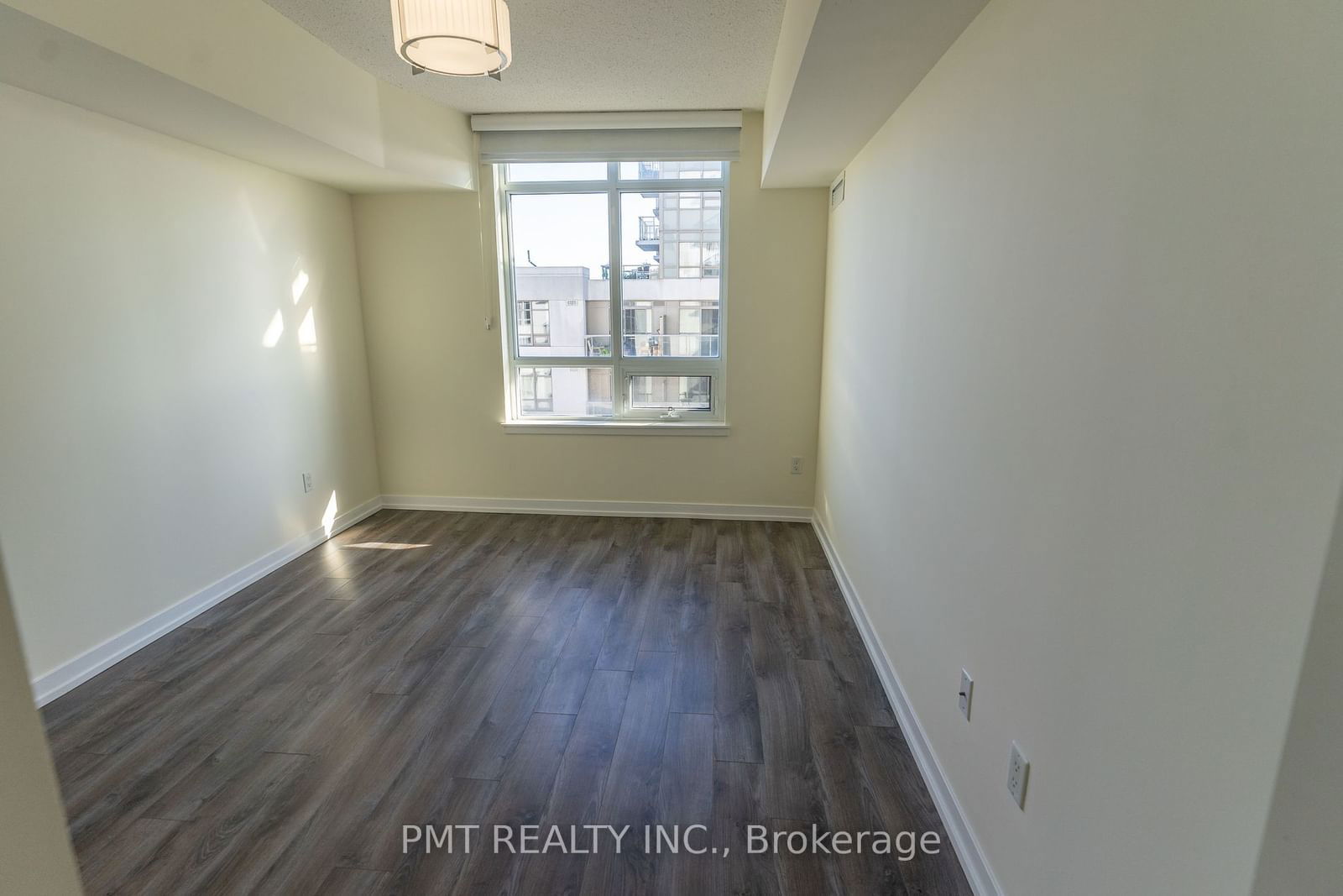 816 Lansdowne Ave, unit 815 for rent