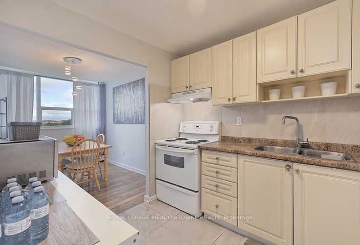 530 Lolita Gdns, unit 903 for sale