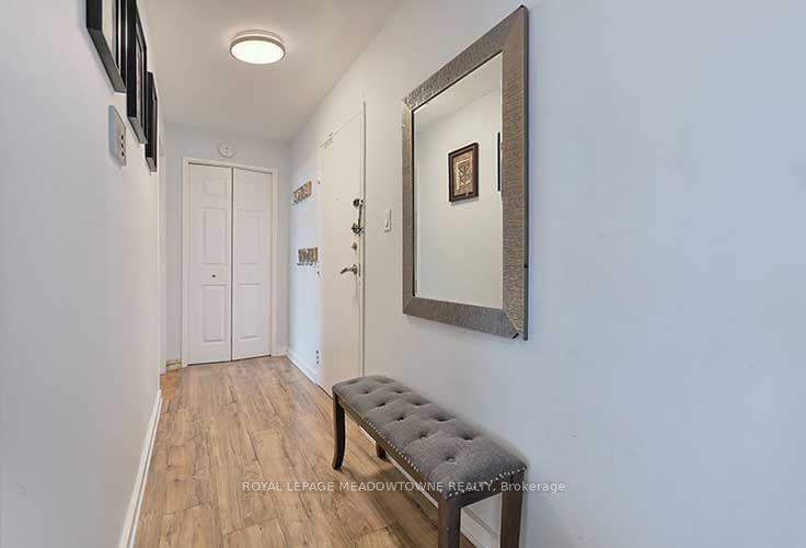 530 Lolita Gdns, unit 903 for sale