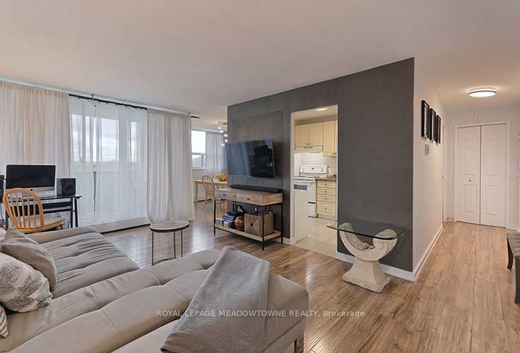 530 Lolita Gdns, unit 903 for sale