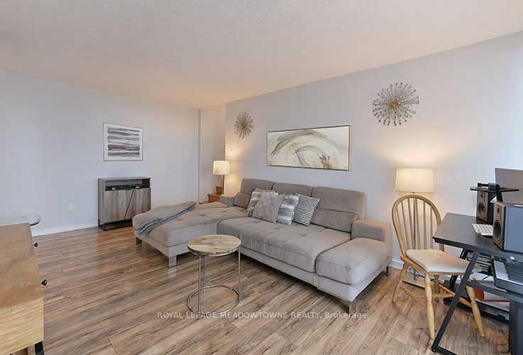 530 Lolita Gdns, unit 903 for sale