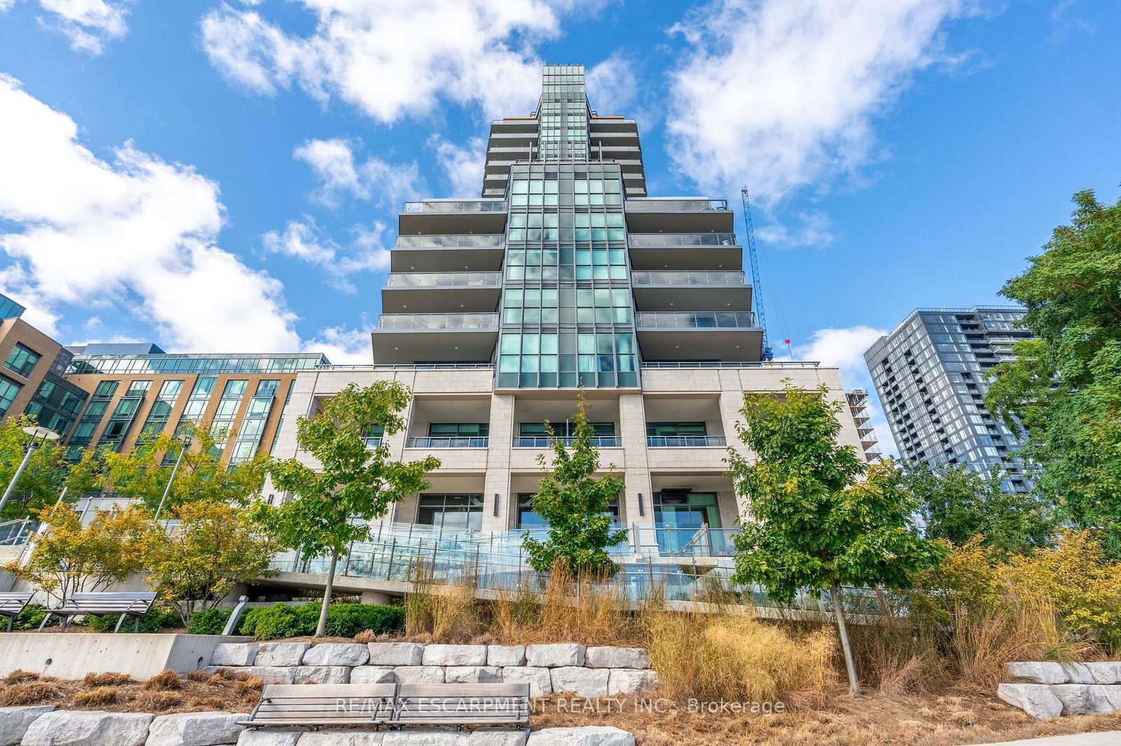 2060 Lakeshore Rd, unit 406 for sale