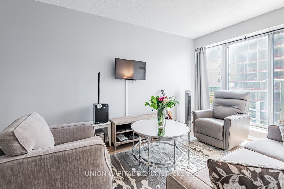 1050 The Queensway, unit 804 for sale