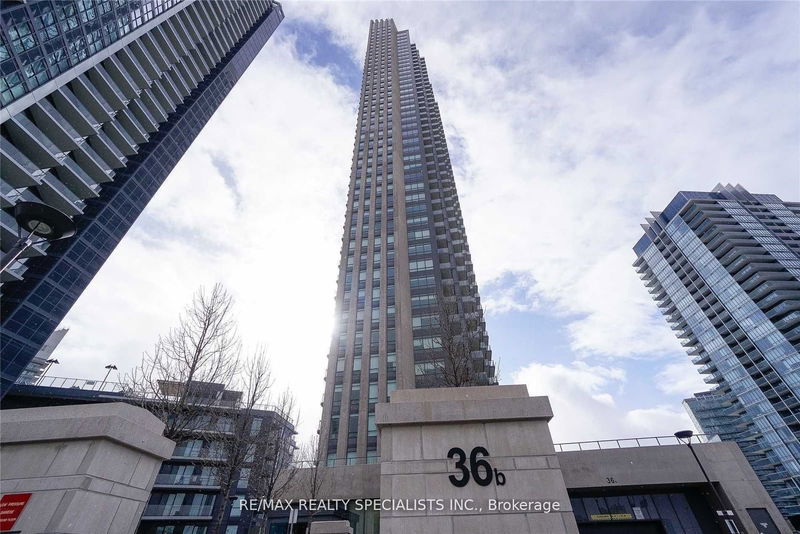 36 Park Lawn Rd, unit 401 for rent