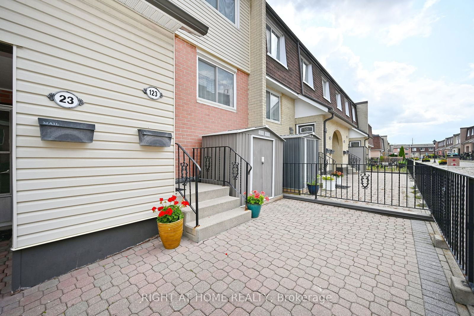 2170 Bromsgrove Road Townhomes, Mississauga, Toronto