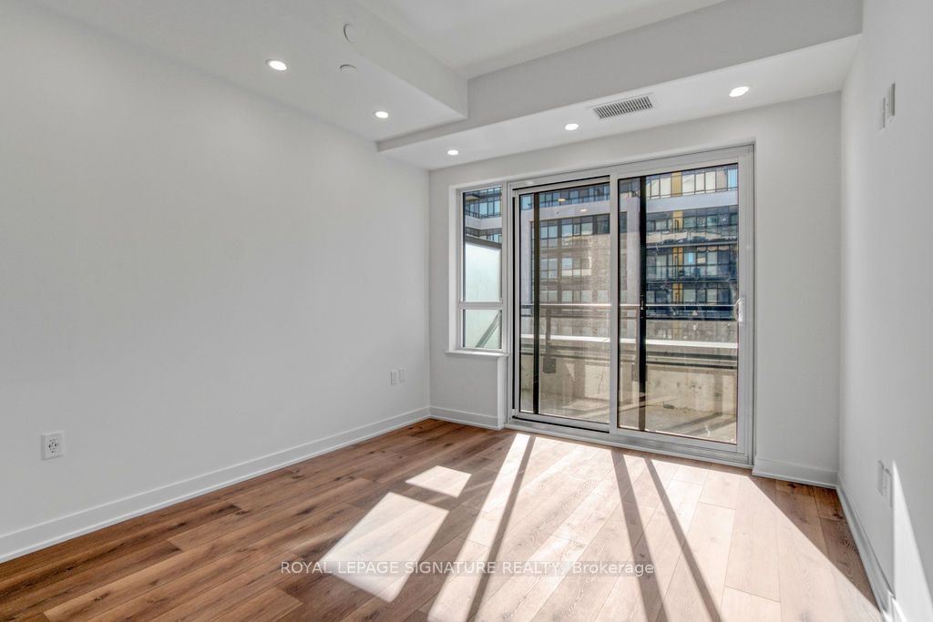 395 Dundas St W, unit 620 for rent