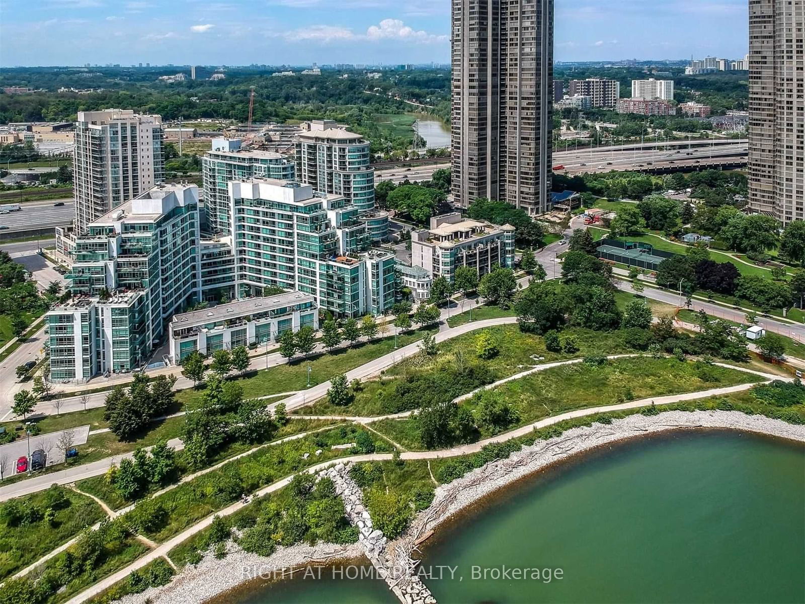 Grenadier Landing Condos, Etobicoke, Toronto