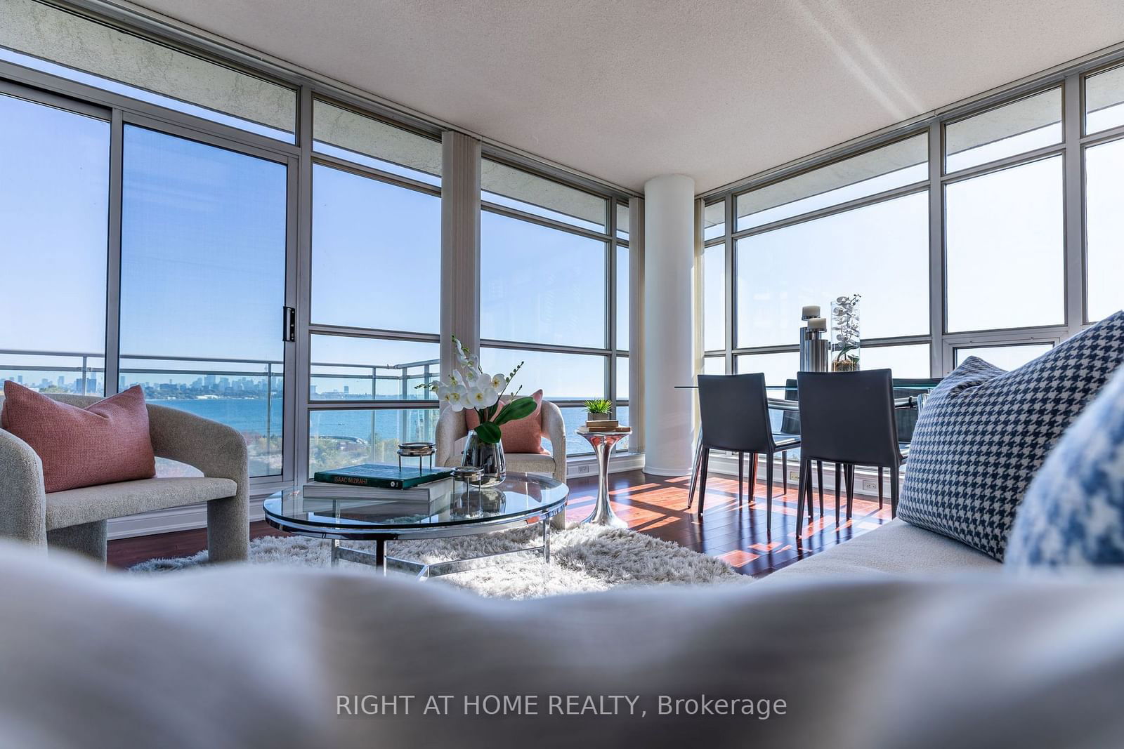 5 Marine Parade Dr, unit 605 for sale