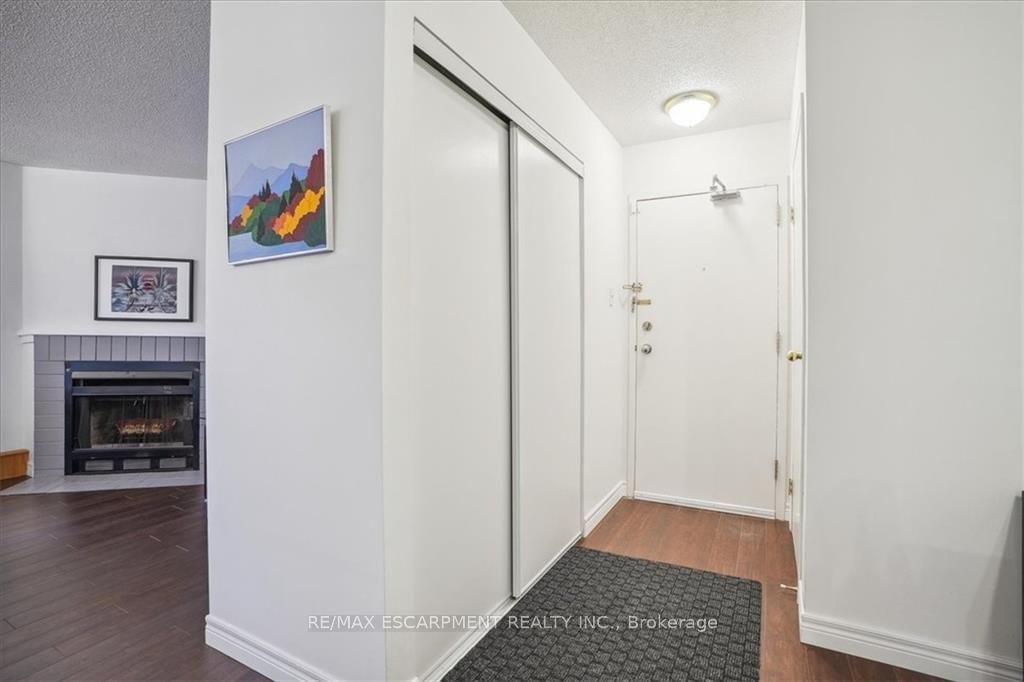 1450 Glen Abbey Gate, unit 312 for sale