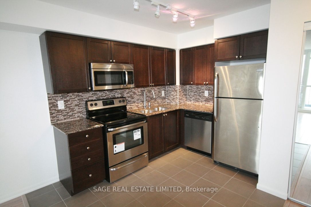 800 Lawrence Ave W, unit 1424 for rent