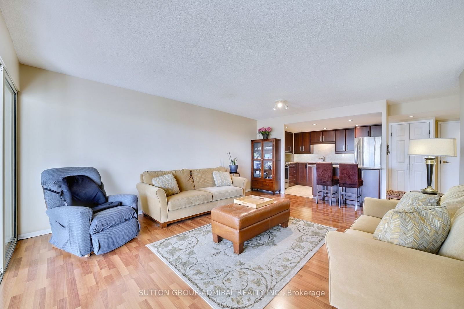 2091 Hurontario St, unit 706 for sale