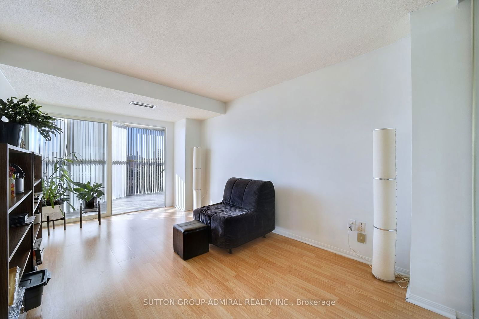 2091 Hurontario St, unit 706 for sale