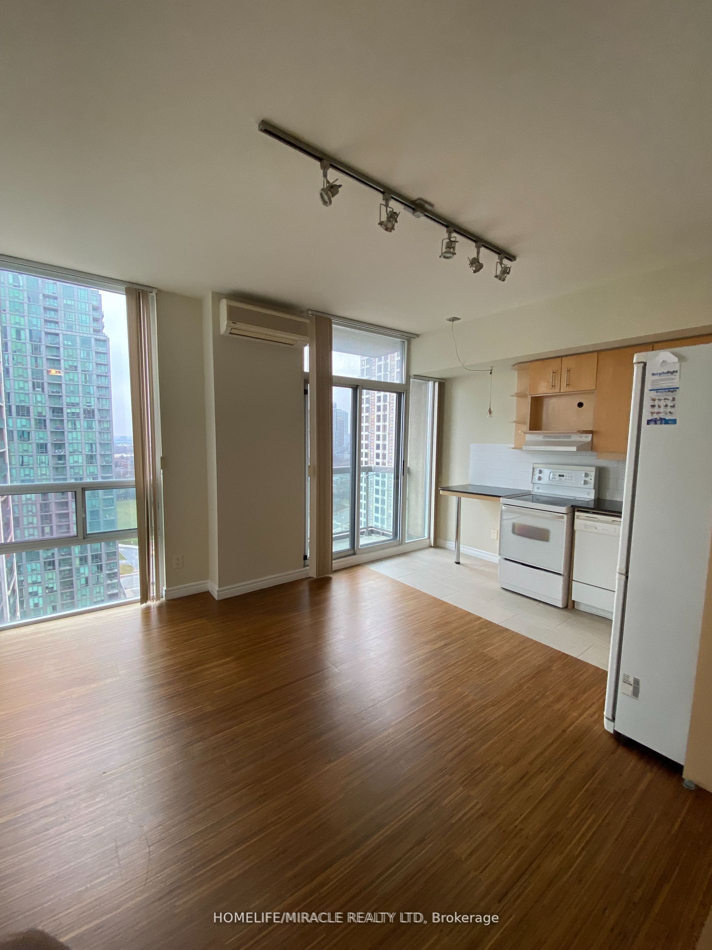 3504 Hurontario St, unit 2307 for rent