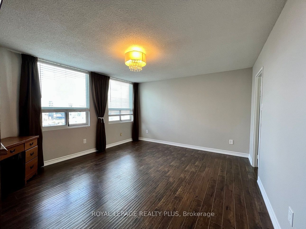 3650 Kaneff Cres, unit PH6 for rent