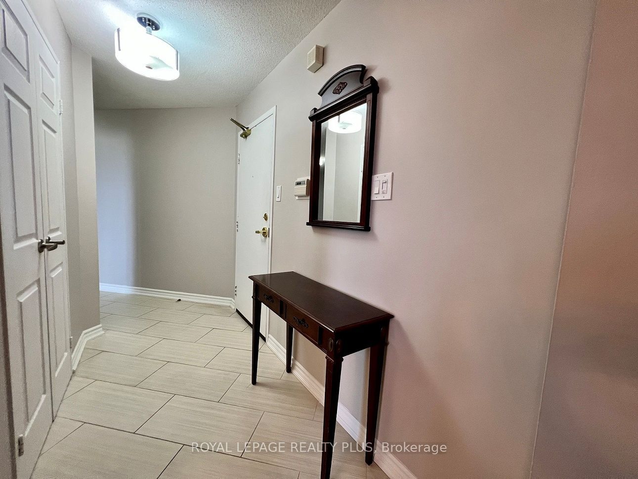 3650 Kaneff Cres, unit PH6 for rent