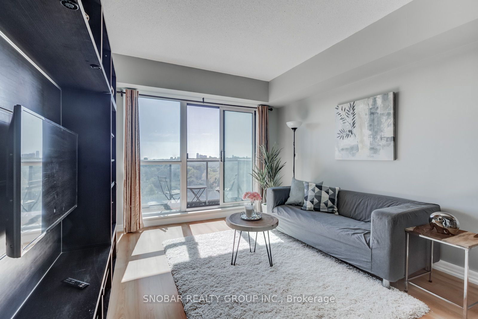 1403 Royal York Rd, unit 1101 for rent