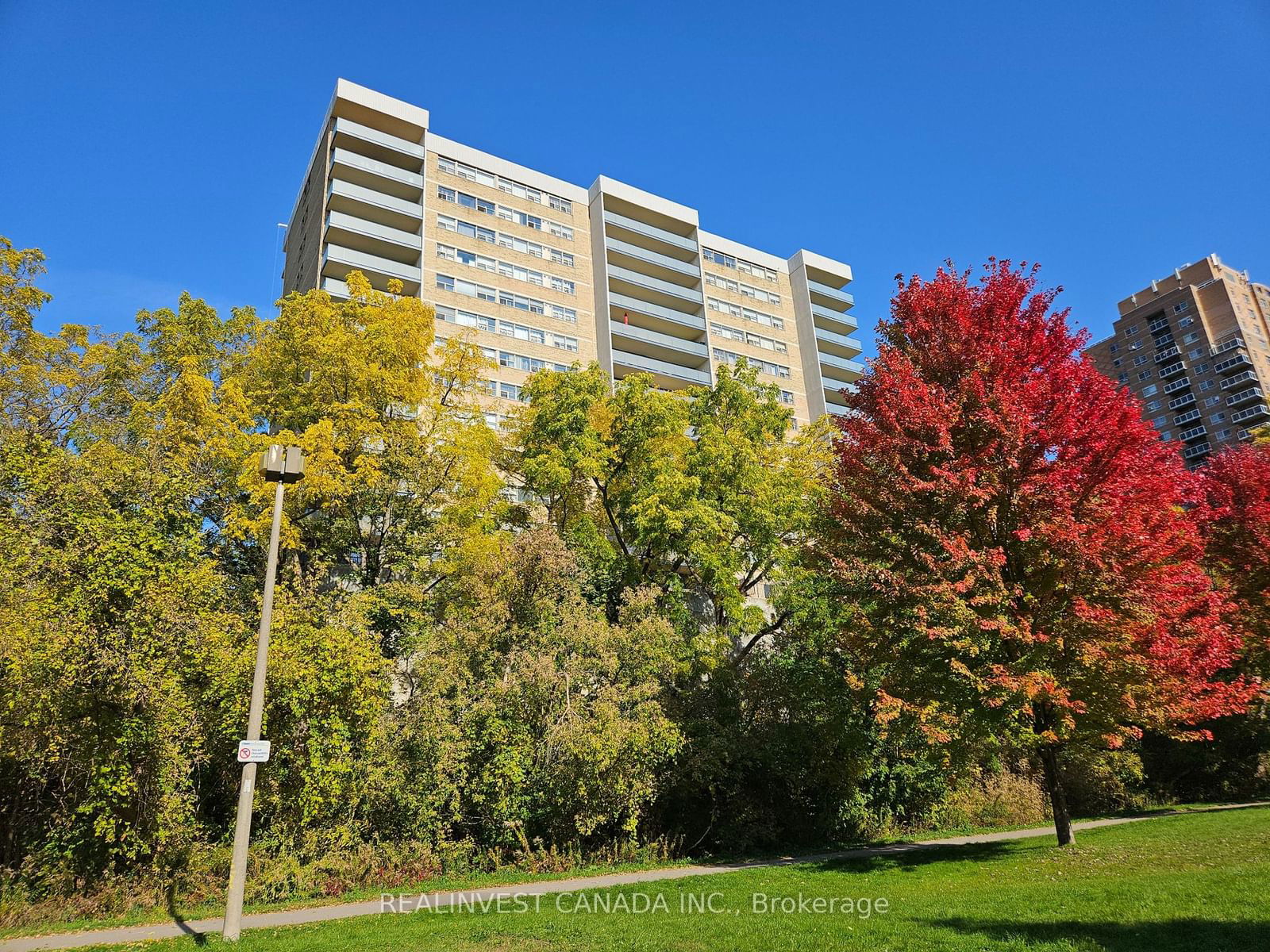 Weston Gate, York Crosstown, Toronto