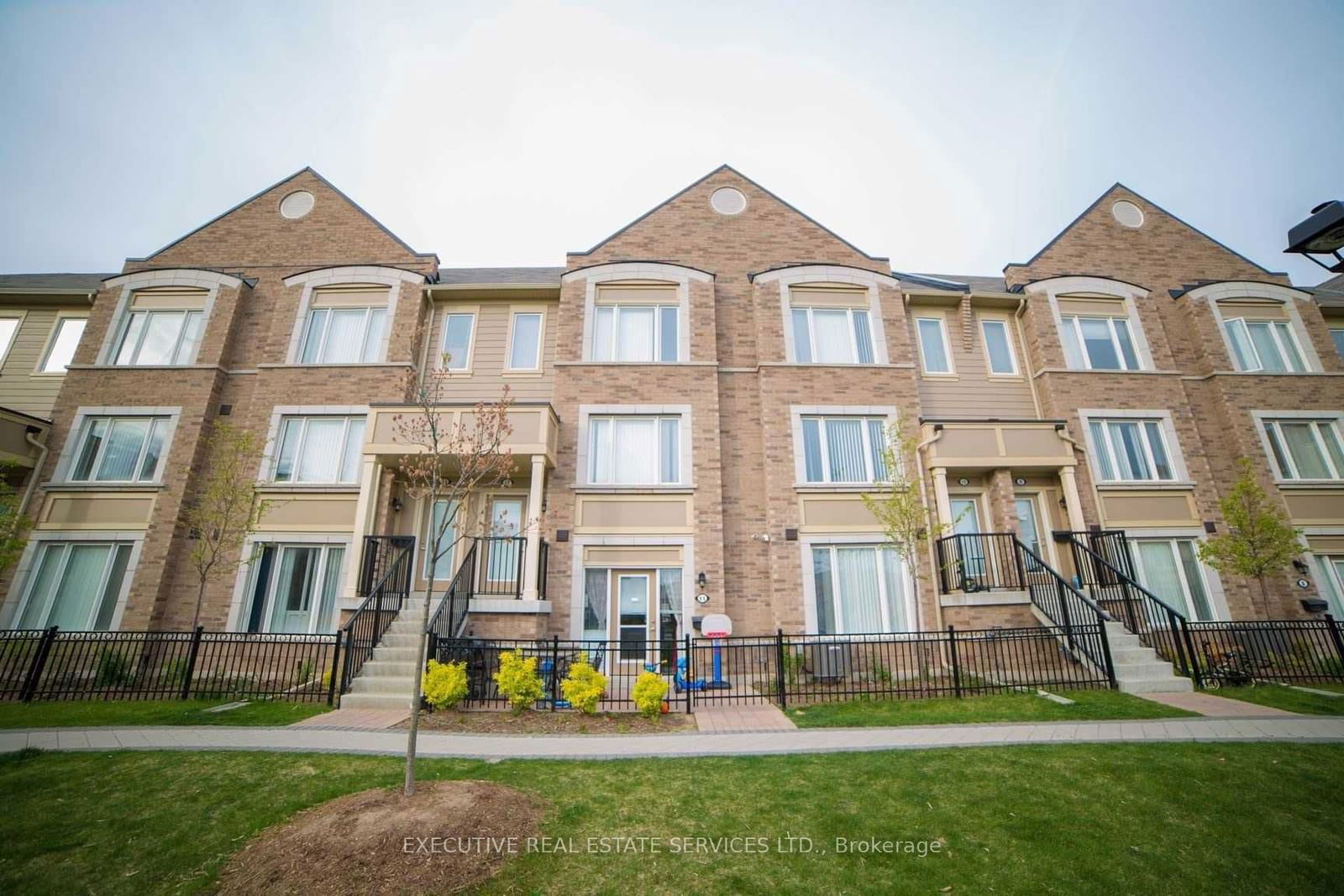 Encore Townhomes, Mississauga, Toronto