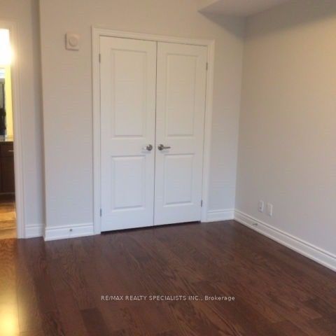 205 Lakeshore Rd W, unit #202 for rent