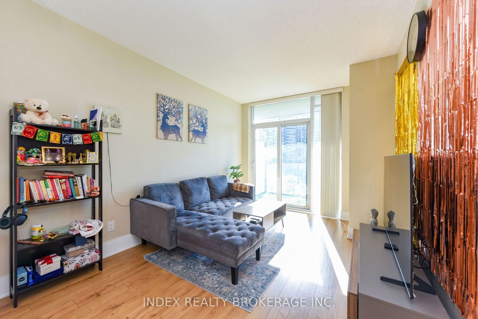 330 Burnhamthorpe Rd, unit 301 for sale