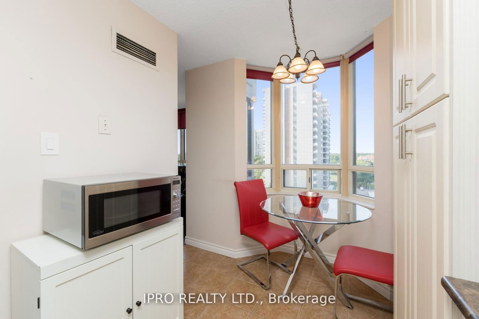 5 Lisa St, unit 805 for sale