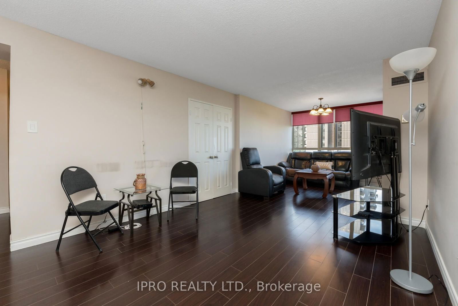 5 Lisa St, unit 805 for sale