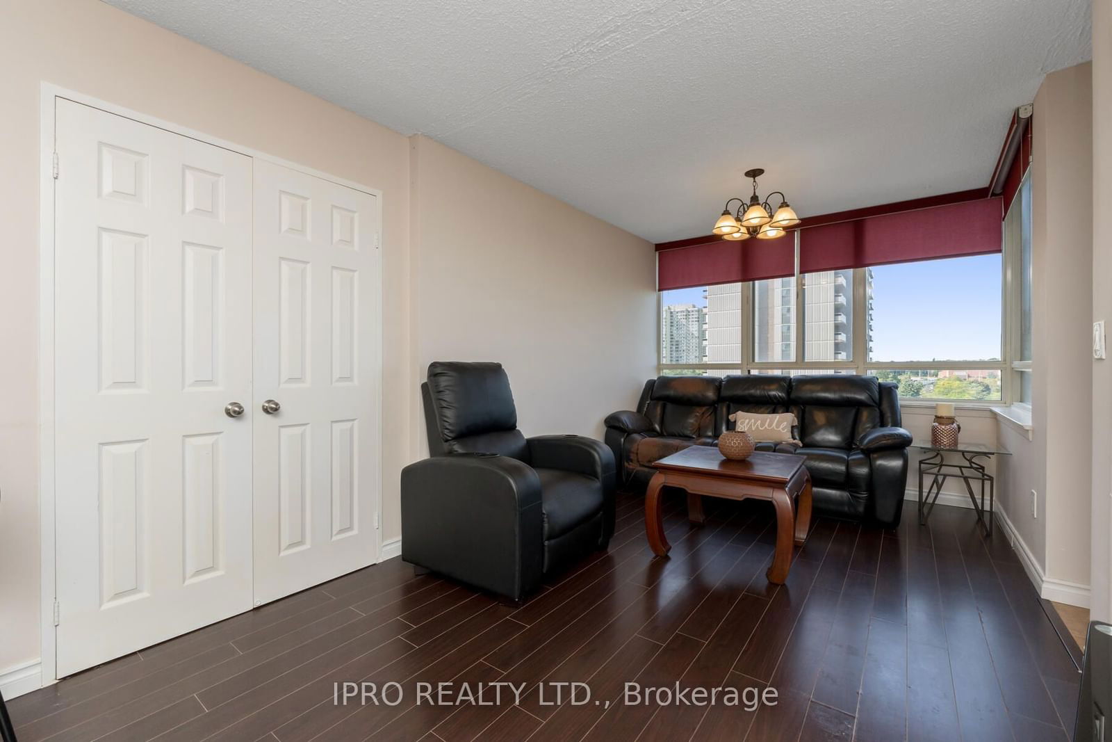 5 Lisa St, unit 805 for sale