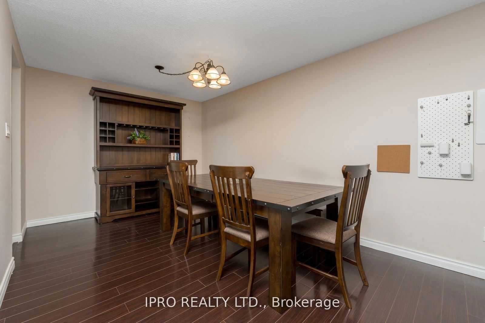 5 Lisa St, unit 805 for sale